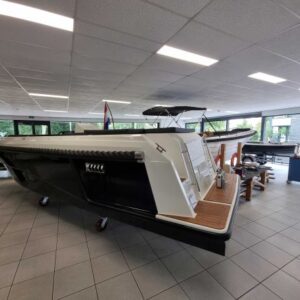 LOWLAND 690